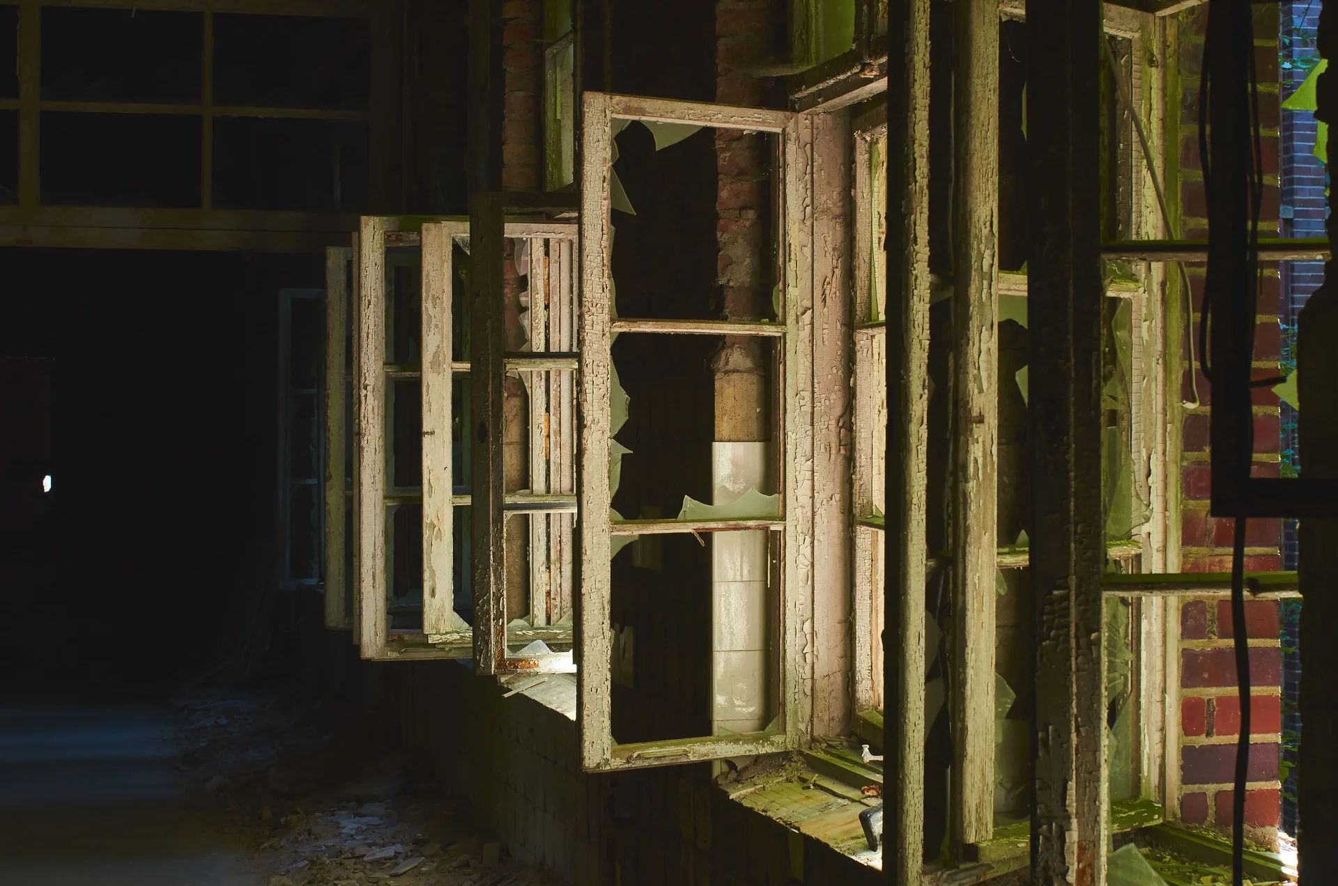 Bits of Berlin image sequence, row 3, frame 3