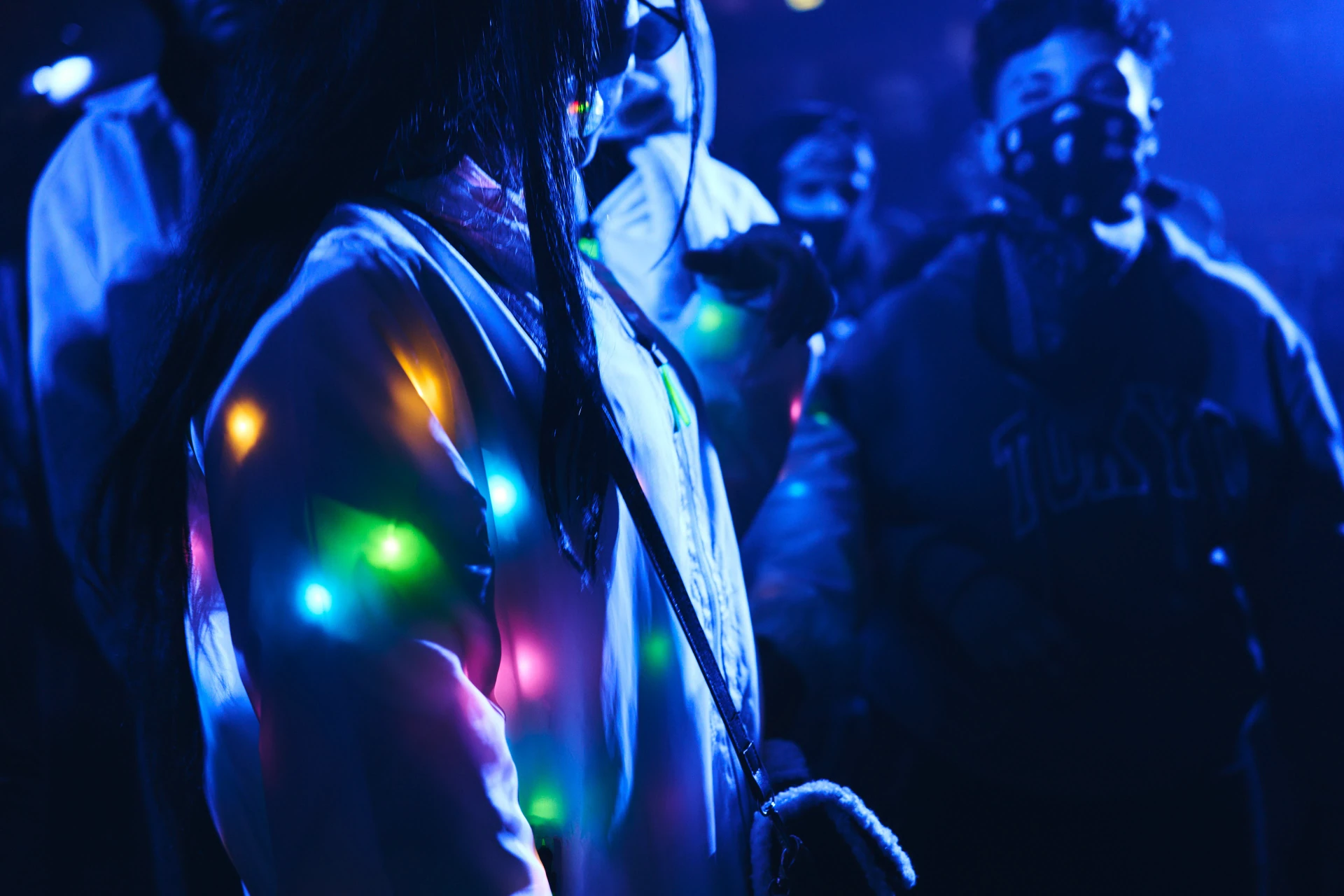 Chromatic Crowd, image 10