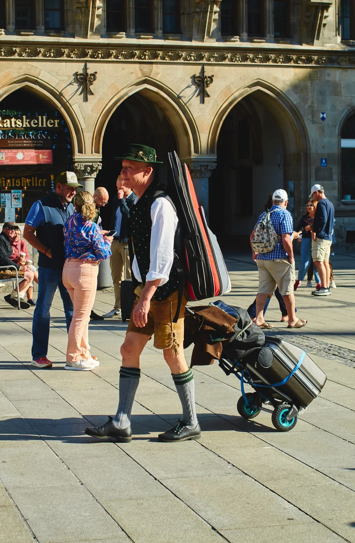 Tracht supporting sequence, frame 4
